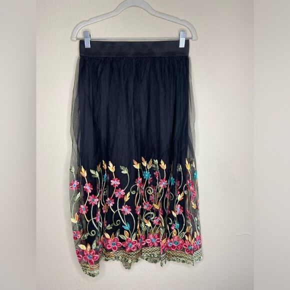 NWT Ultra Pink August Midi Black Skirt Mesh Embroidered Size M - Picture 7 of 10